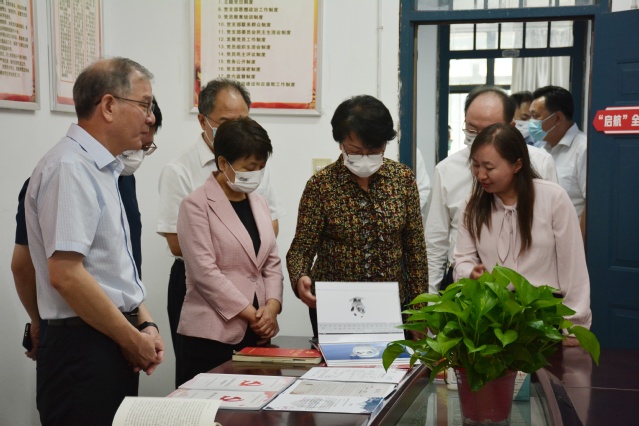 <a href='http://www.jnmotel.com/9a/4b/c4153a105035/page.htm' target='_blank' title='翁鐵慧考察學院“啟航”全國樣板黨支部工作室'>翁鐵慧考察學院“啟航”全國樣板黨支部工作室</a>